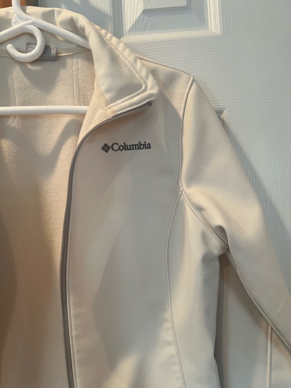 Columbia Women's Cream Softshell Utility Jacket. Size S